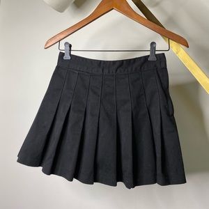 Black brandy Melville pleaded skirt